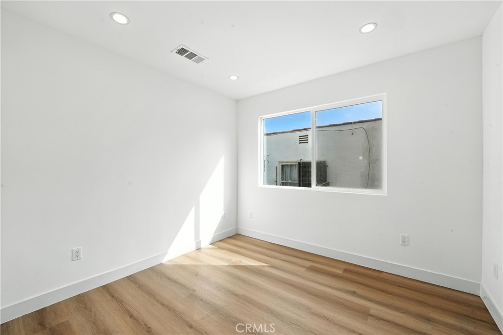 3031 3033 Vineyard Avenue Property Photo 31