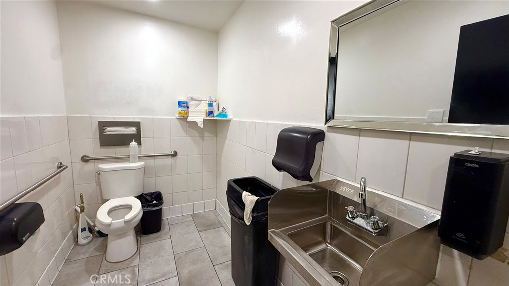 11919 Garfield Avenue Property Photo 8