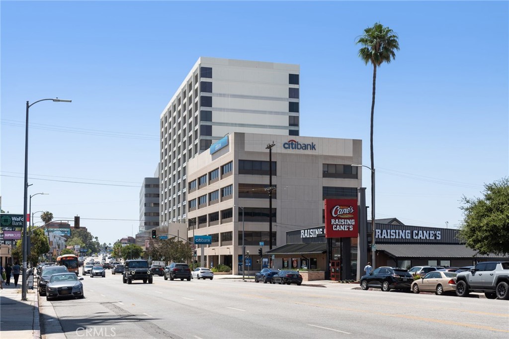 16601 Ventura Boulevard Property Photo 1