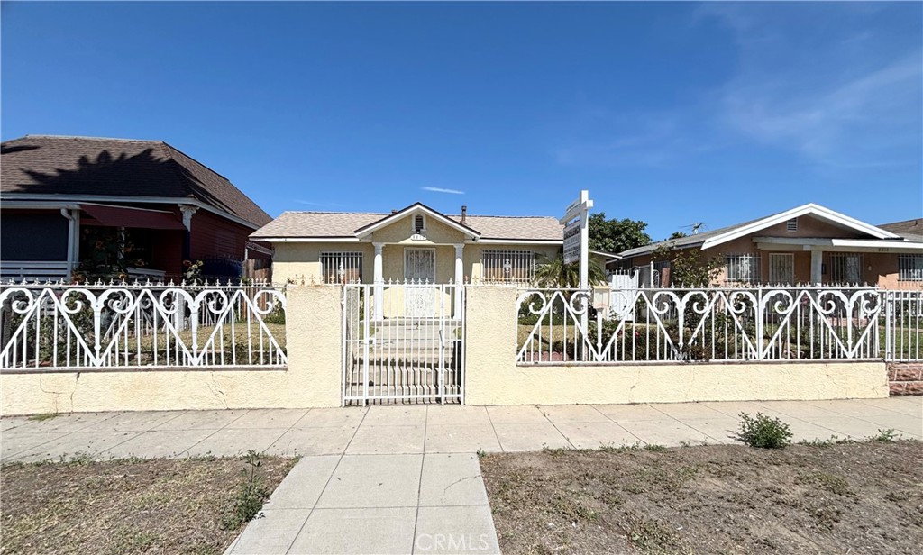 8810 Menlo Avenue Property Photo 1