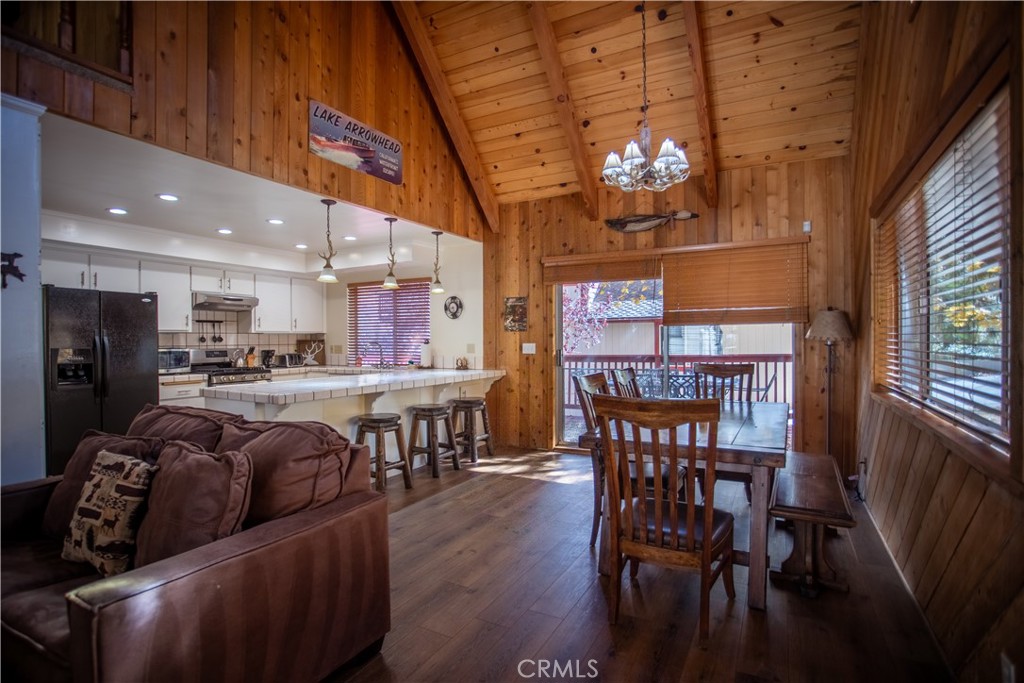 1126 Aleutian Drive Property Photo 2