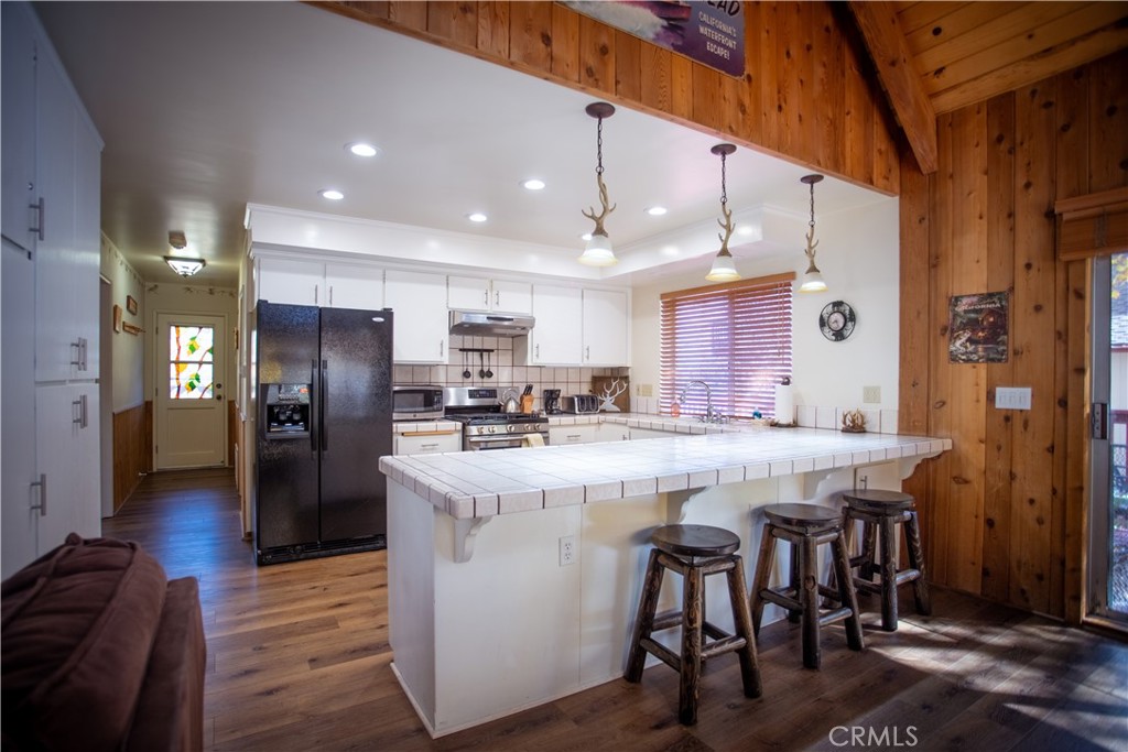 1126 Aleutian Drive Property Photo 3