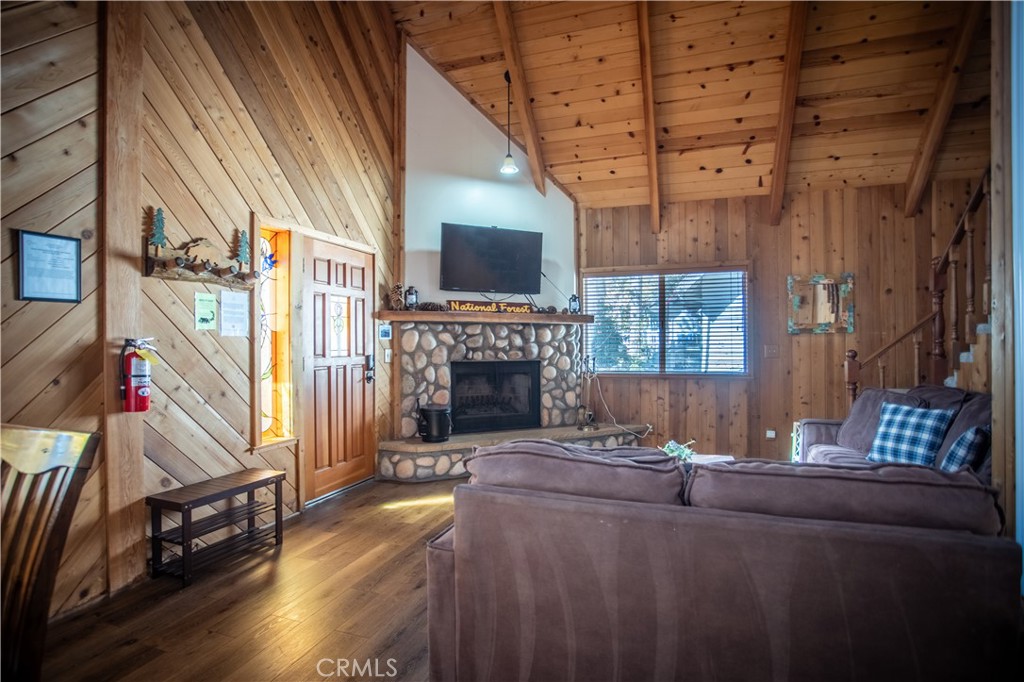 1126 Aleutian Drive Property Photo 4
