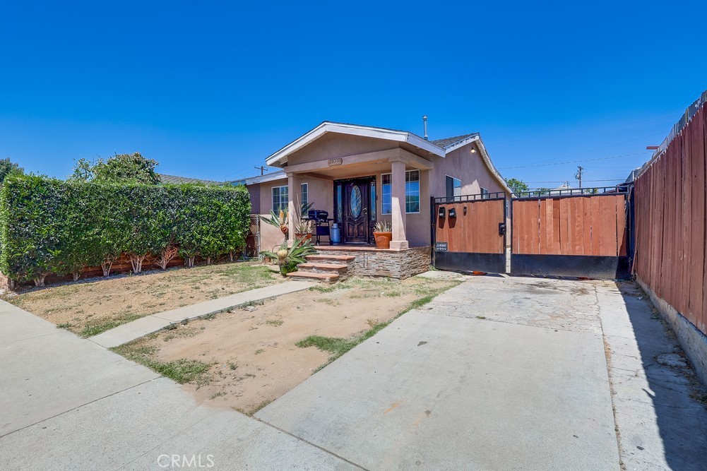 1270 S Hicks Avenue Property Photo 1