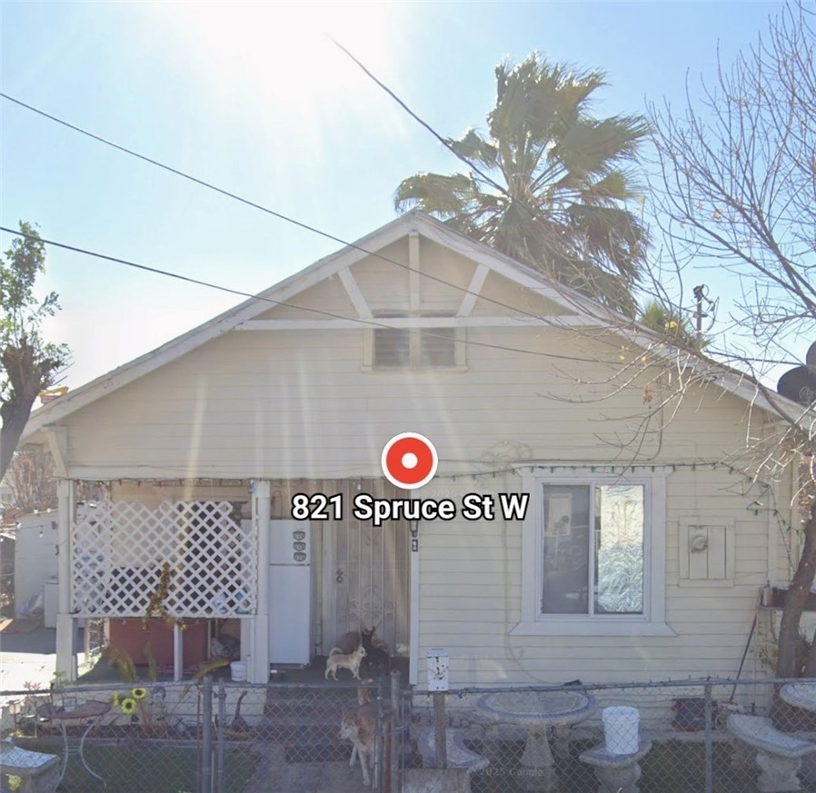 821 Spruce Street Property Photo 1