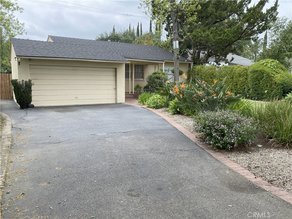 2345 El Sol Avenue Property Photo 1