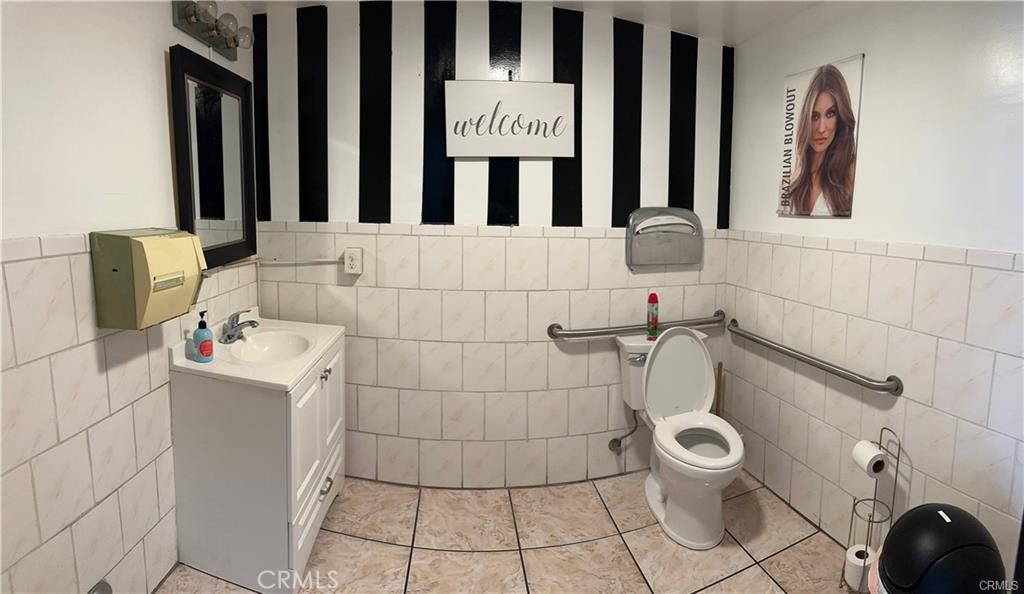 8221 3rd Street Property Photo 6