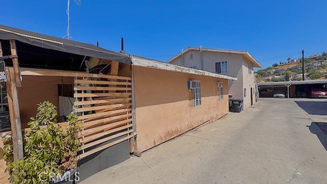 3844 Whiteside Street Property Photo 4