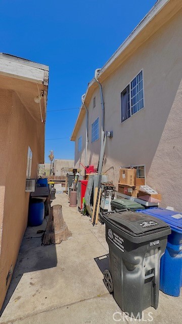 3844 Whiteside Street Property Photo 6