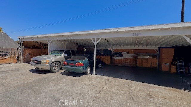 3844 Whiteside Street Property Photo 11