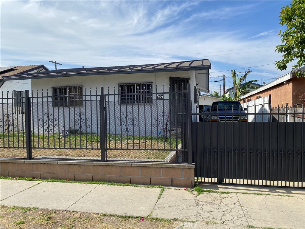 427 W 92nd Street Property Photo 1