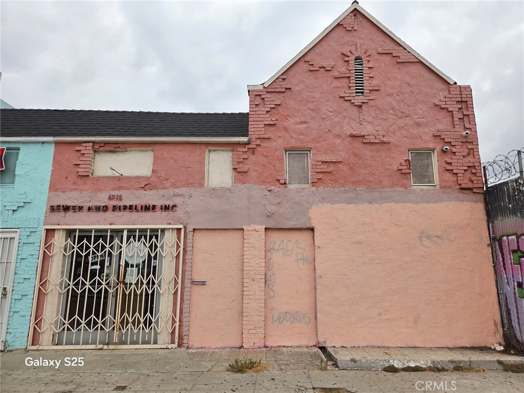 4518 S Western Avenue Property Photo 1