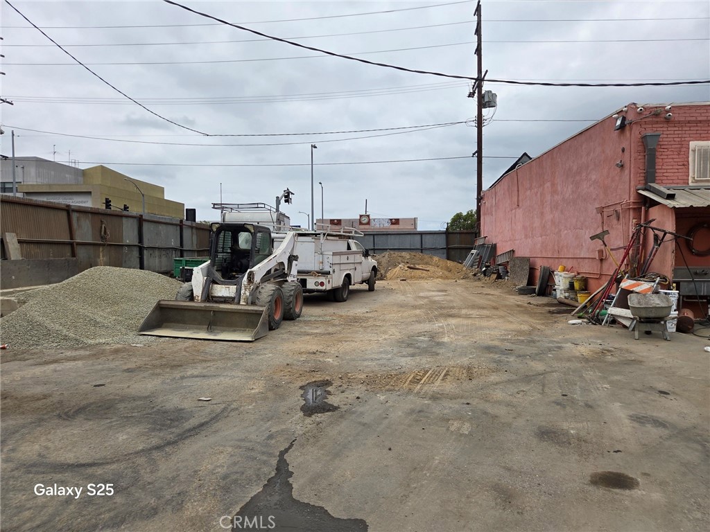 4518 S Western Avenue Property Photo 6