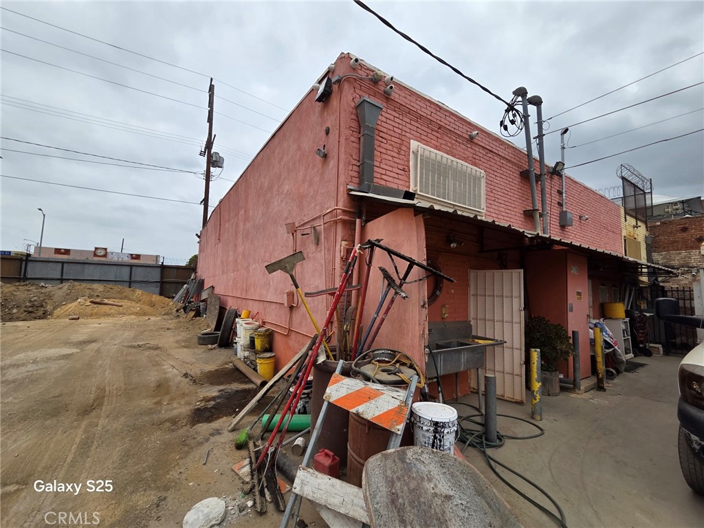 4518 S Western Avenue Property Photo 10