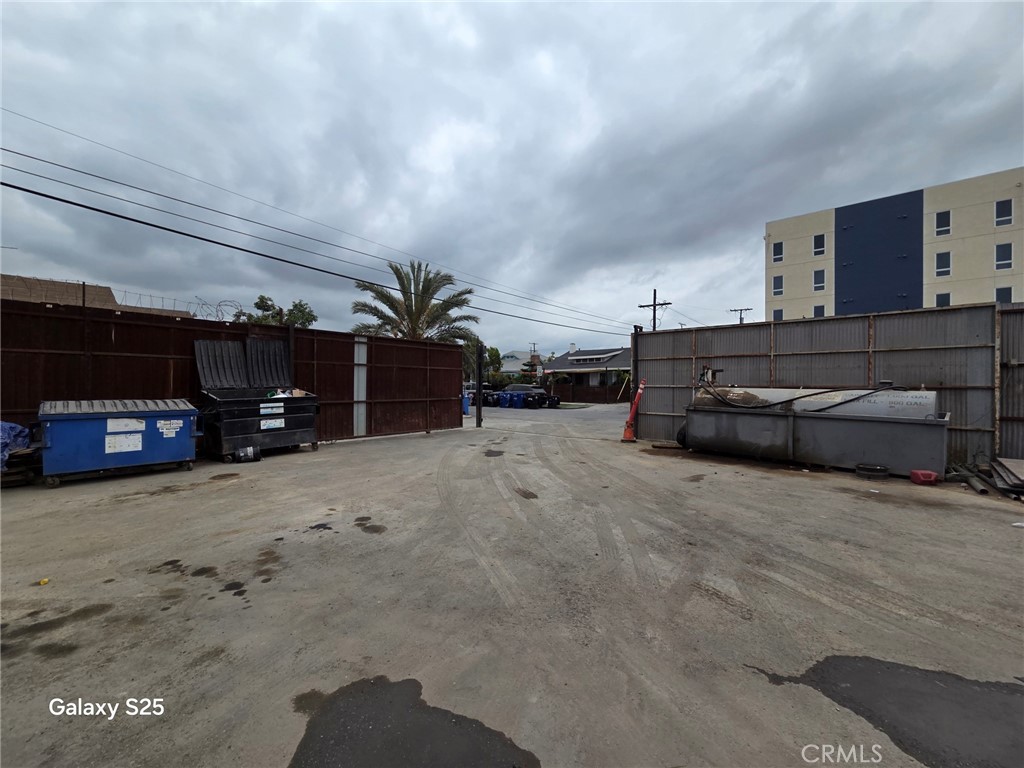 4518 S Western Avenue Property Photo 12