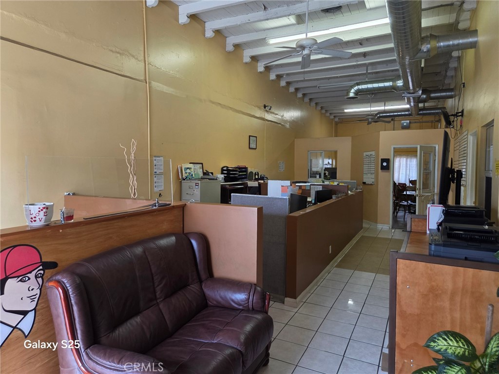 4518 S Western Avenue Property Photo 14