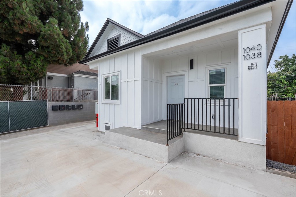 1038 E 53rd Street Property Photo 1