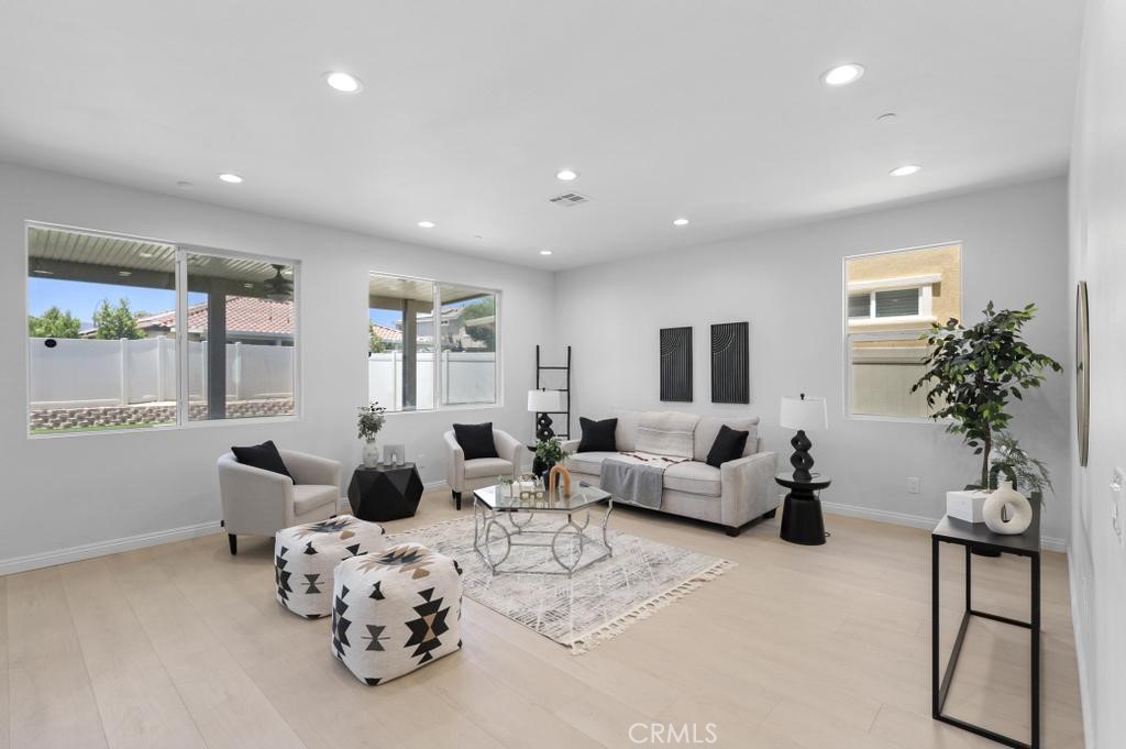 29305 Catalpa Property Photo 6