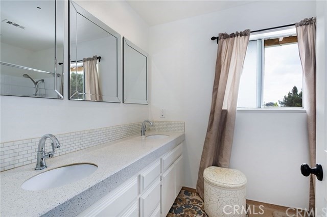 9105 Tamarind Avenue Property Photo 10