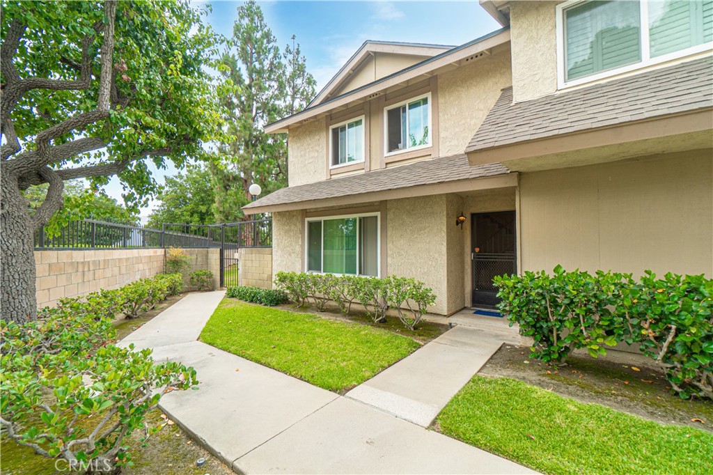 5950 Imperial 96 Property Photo 1