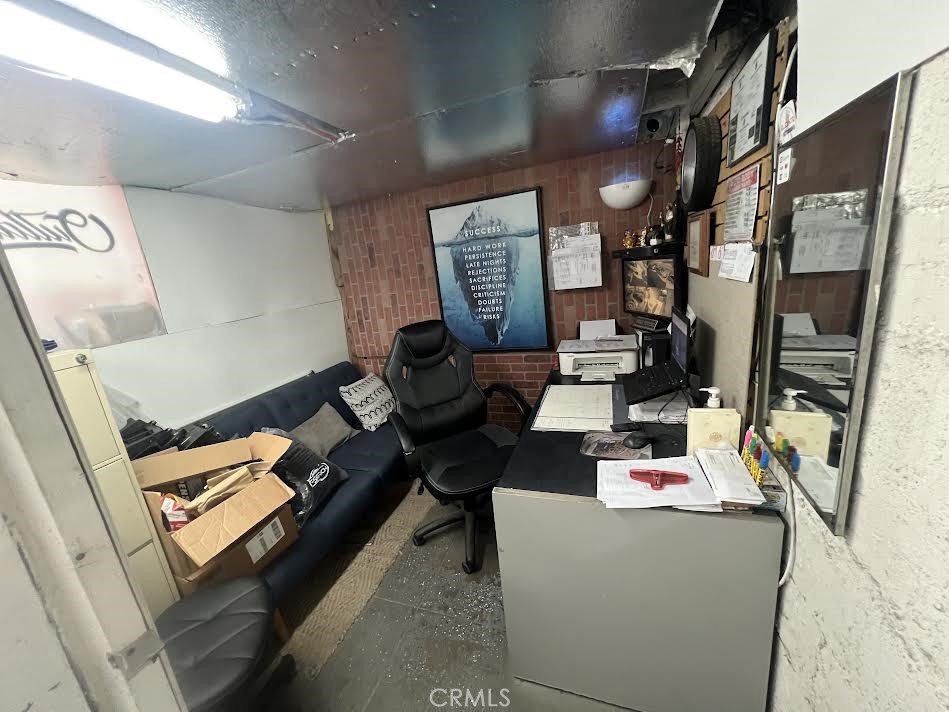 10605 Compton Avenue Property Photo 4