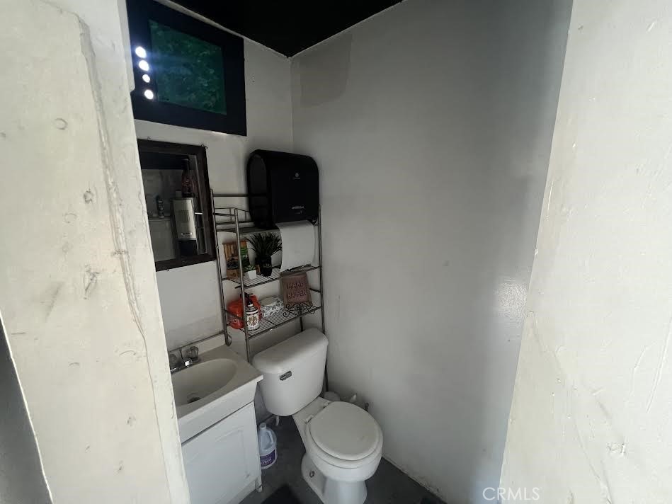 10605 Compton Avenue Property Photo 5