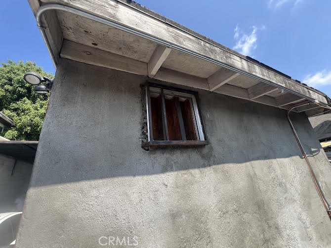 10605 Compton Avenue Property Photo 13