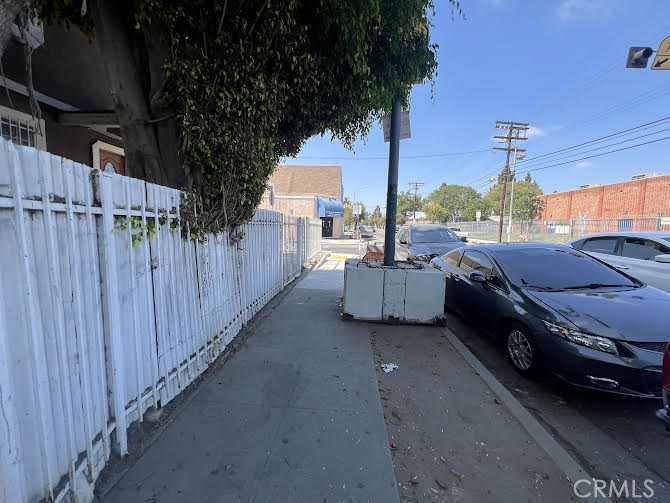 10605 Compton Avenue Property Photo 16