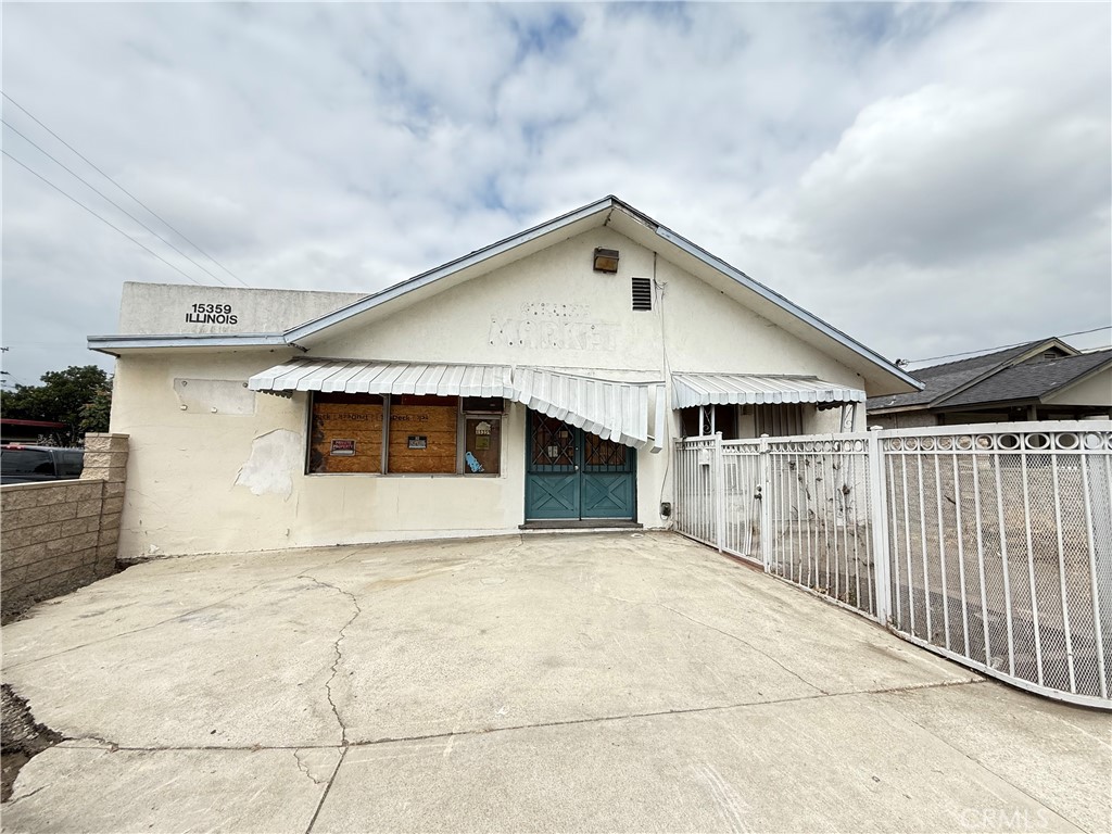15359 Illinois Avenue Property Photo 3