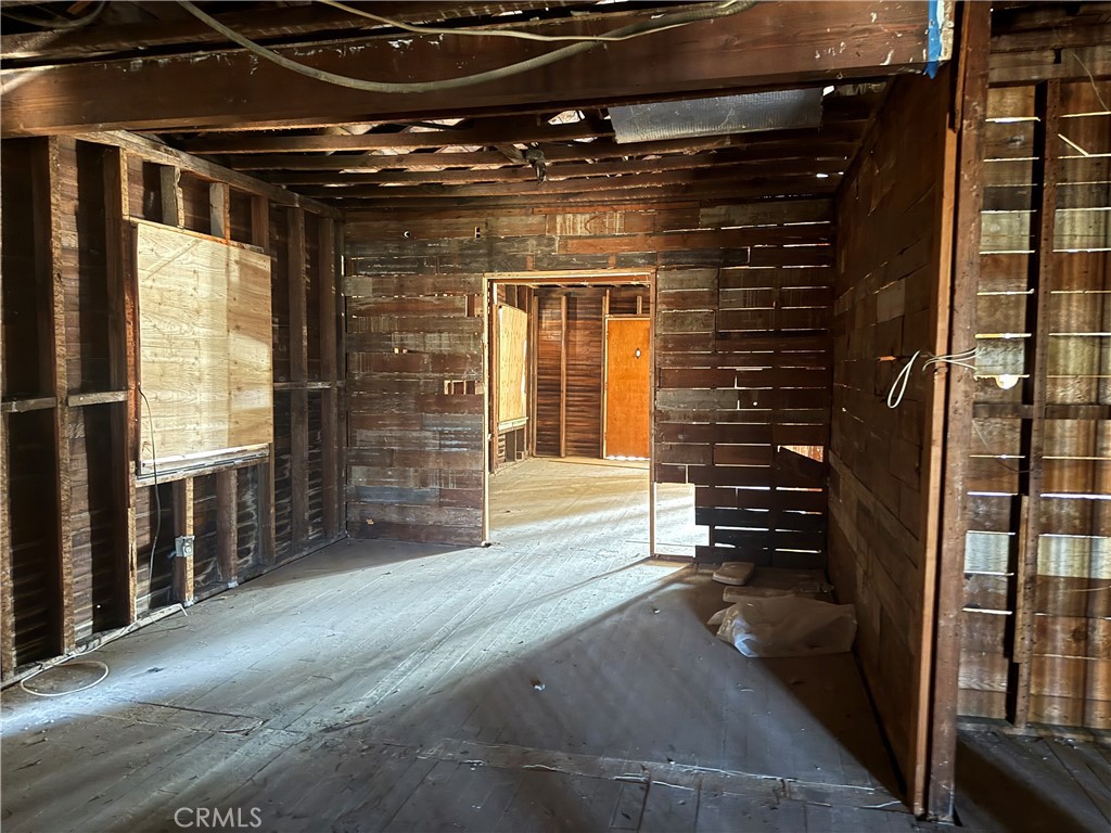 15359 Illinois Avenue Property Photo 6