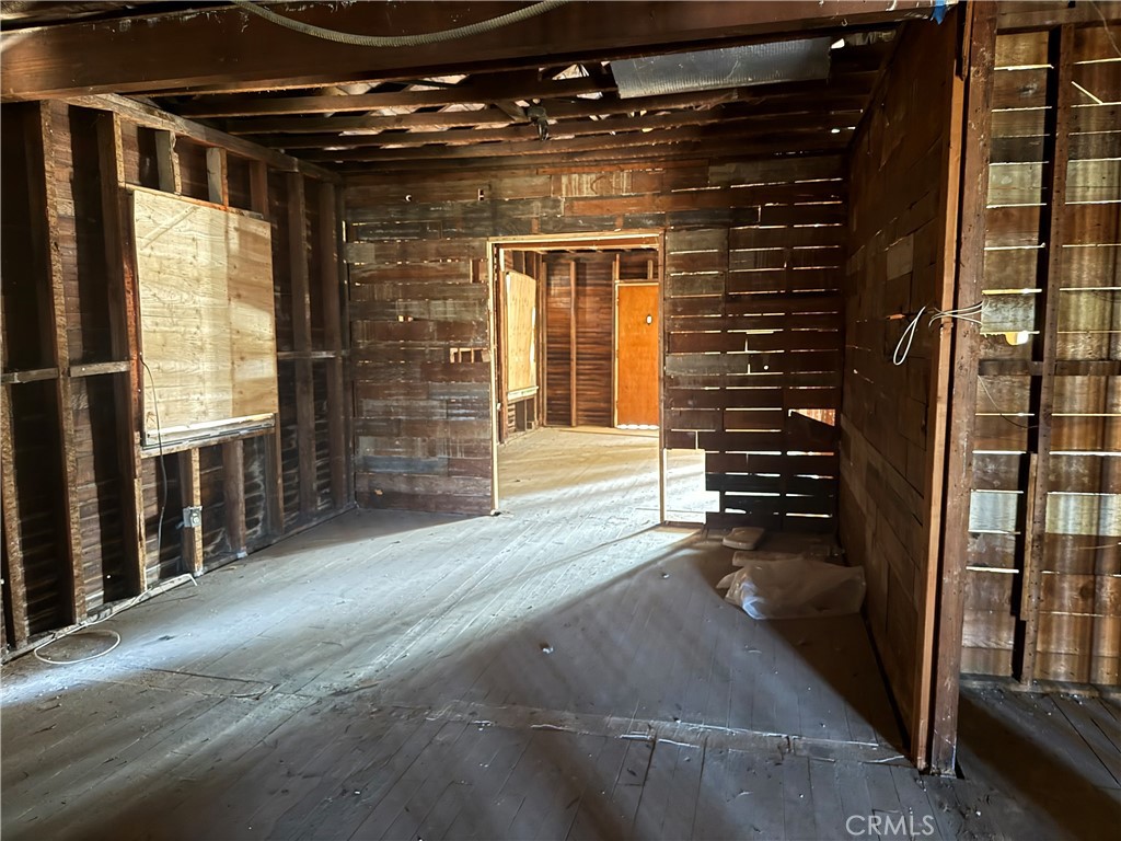 15359 Illinois Avenue Property Photo 12