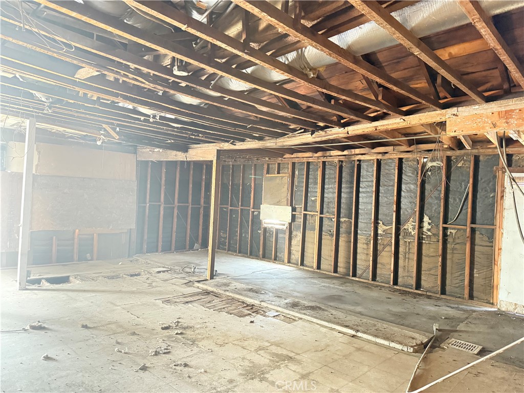 15359 Illinois Avenue Property Photo 13