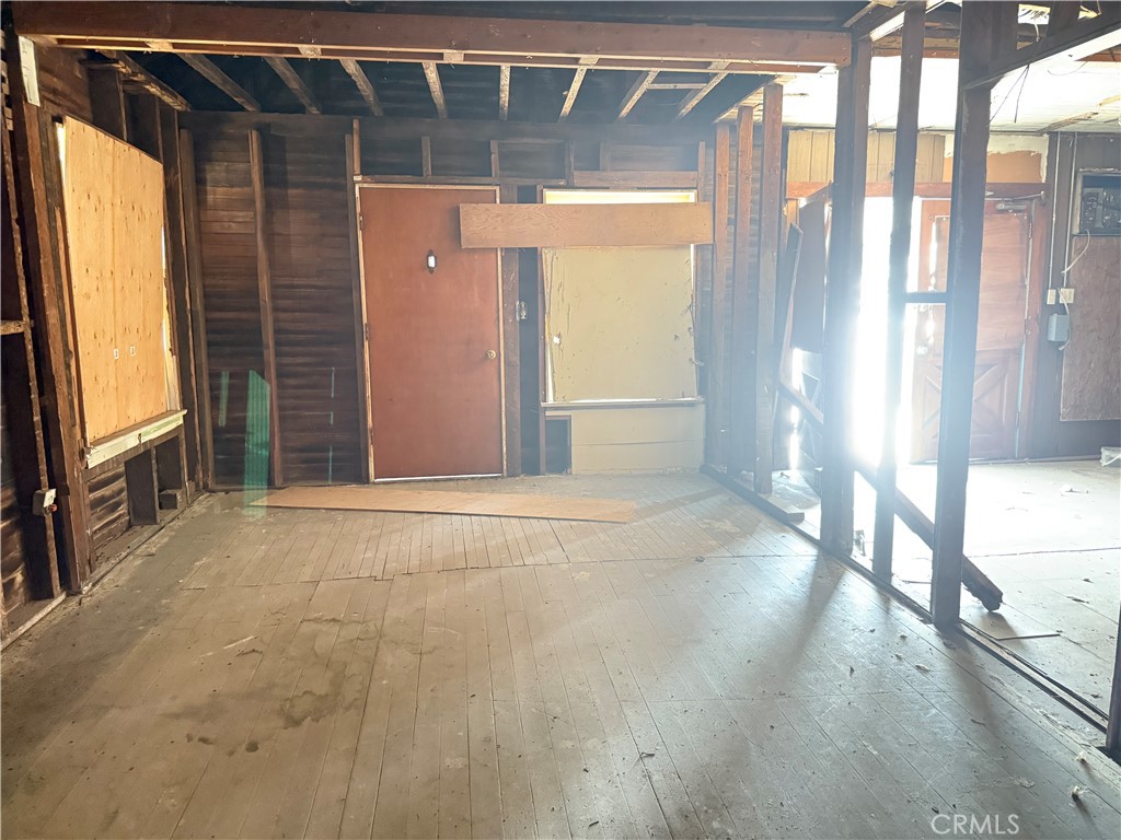 15359 Illinois Avenue Property Photo 14