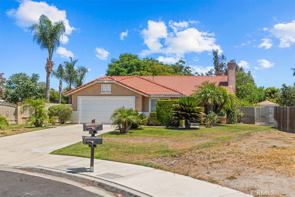 15245 Tulip Court Property Photo 2
