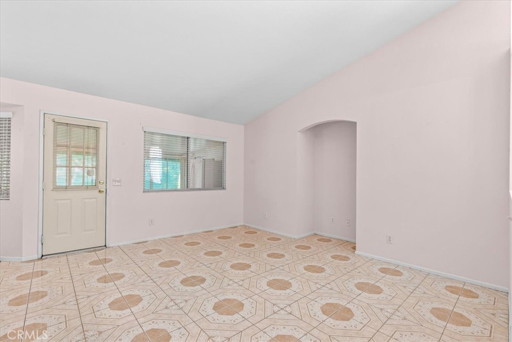15245 Tulip Court Property Photo 7