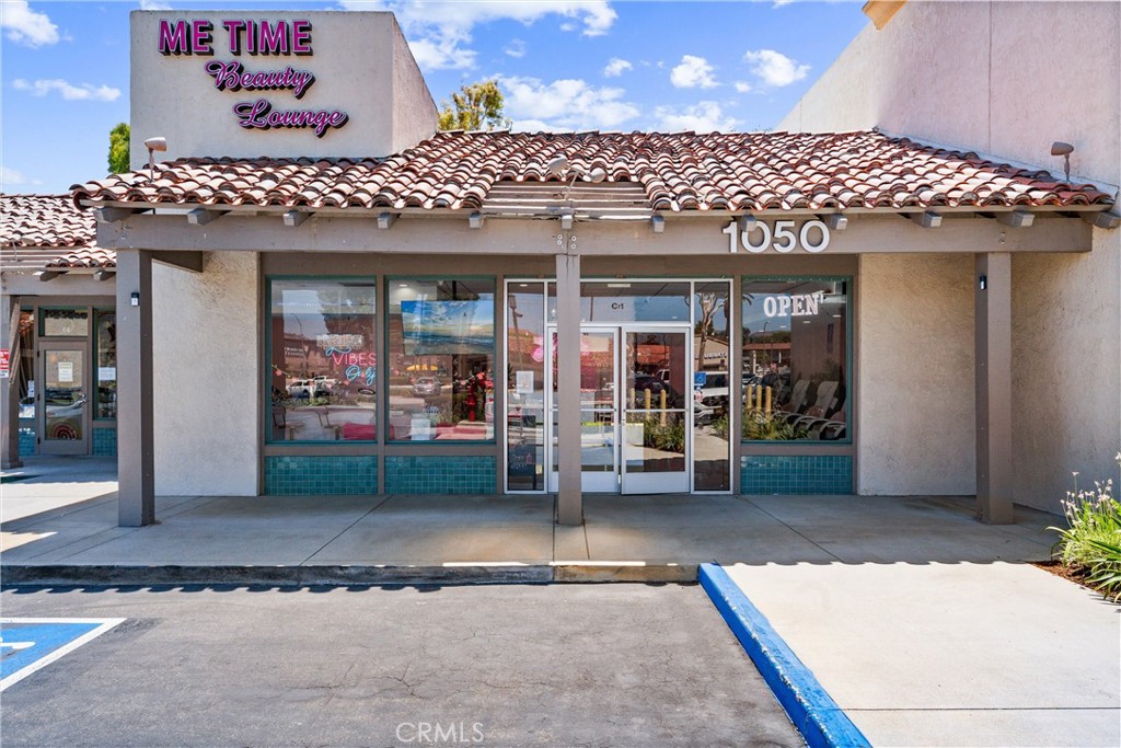 1050 E Imperial Highway Property Photo 1