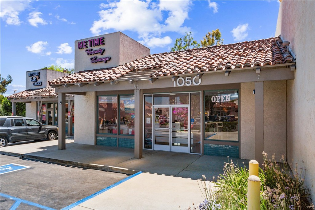 1050 E Imperial Highway Property Photo 3