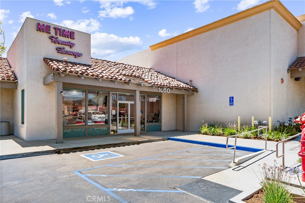 1050 E Imperial Highway Property Photo 4