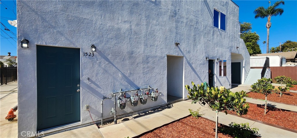 1521 E 66th Street Property Photo