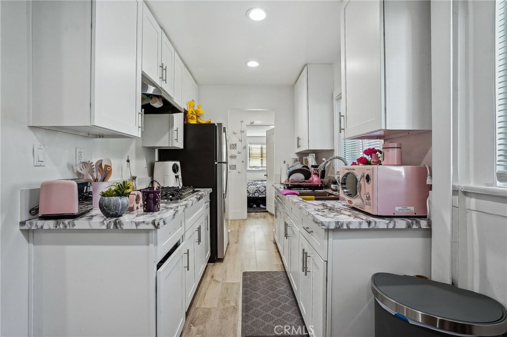 7251 Painter Avenue 7255 Property Photo 15