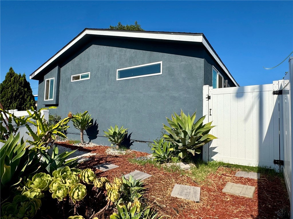 1238 Magnolia Avenue Property Photo 2
