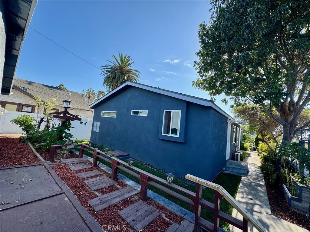 1238 Magnolia Avenue Property Photo 3