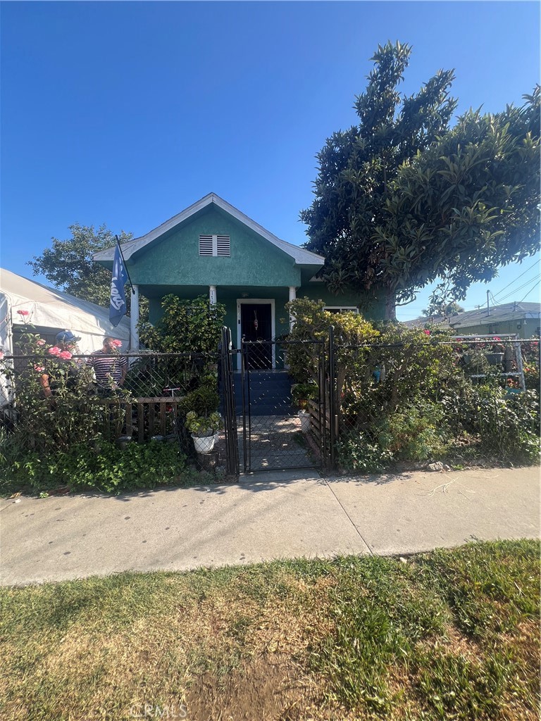 1734 E 63rd Street Property Photo