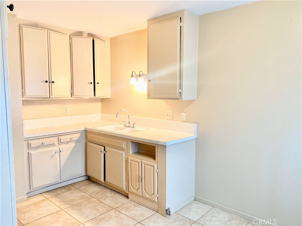 8616 N Loop Boulevard Property Photo 1