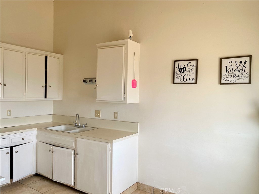 8616 N Loop Boulevard Property Photo 12