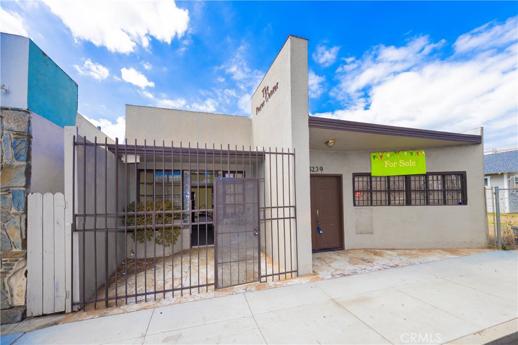 5239 Atlantic Avenue Property Photo 2