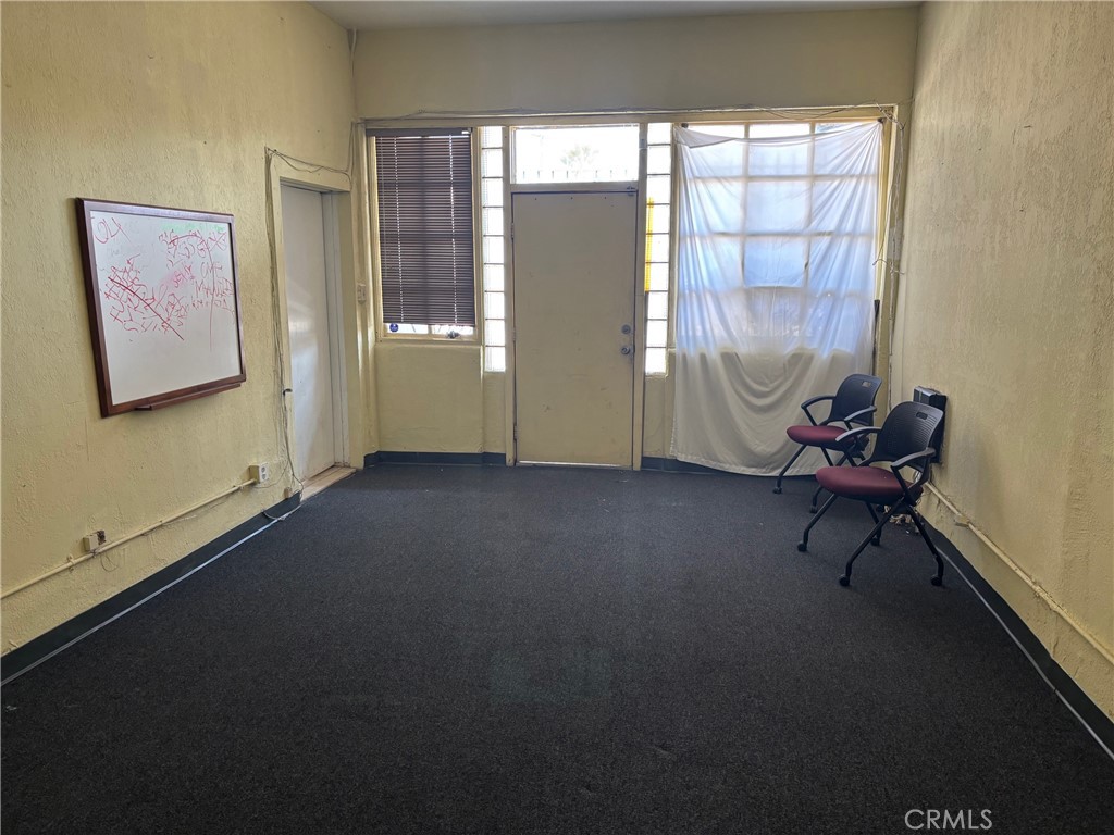 5239 Atlantic Avenue Property Photo 6