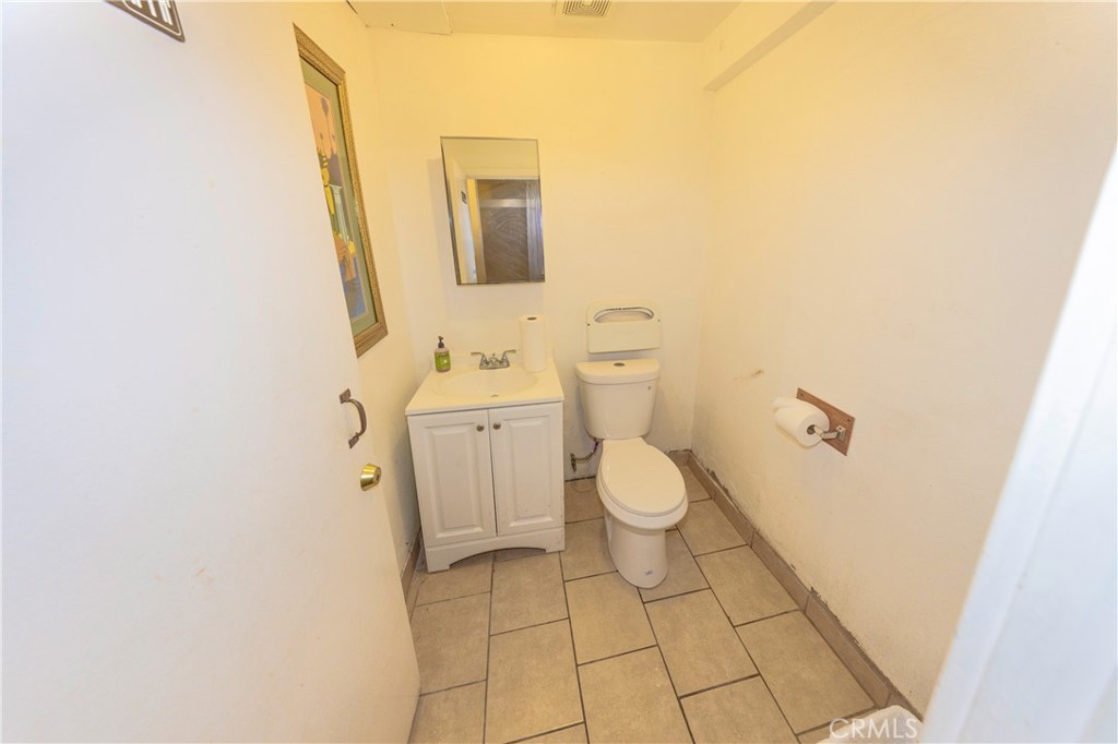 5239 Atlantic Avenue Property Photo 20