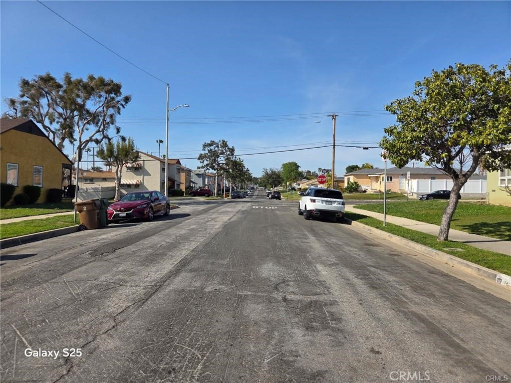 10404 S Gramercy Place Property Photo 3