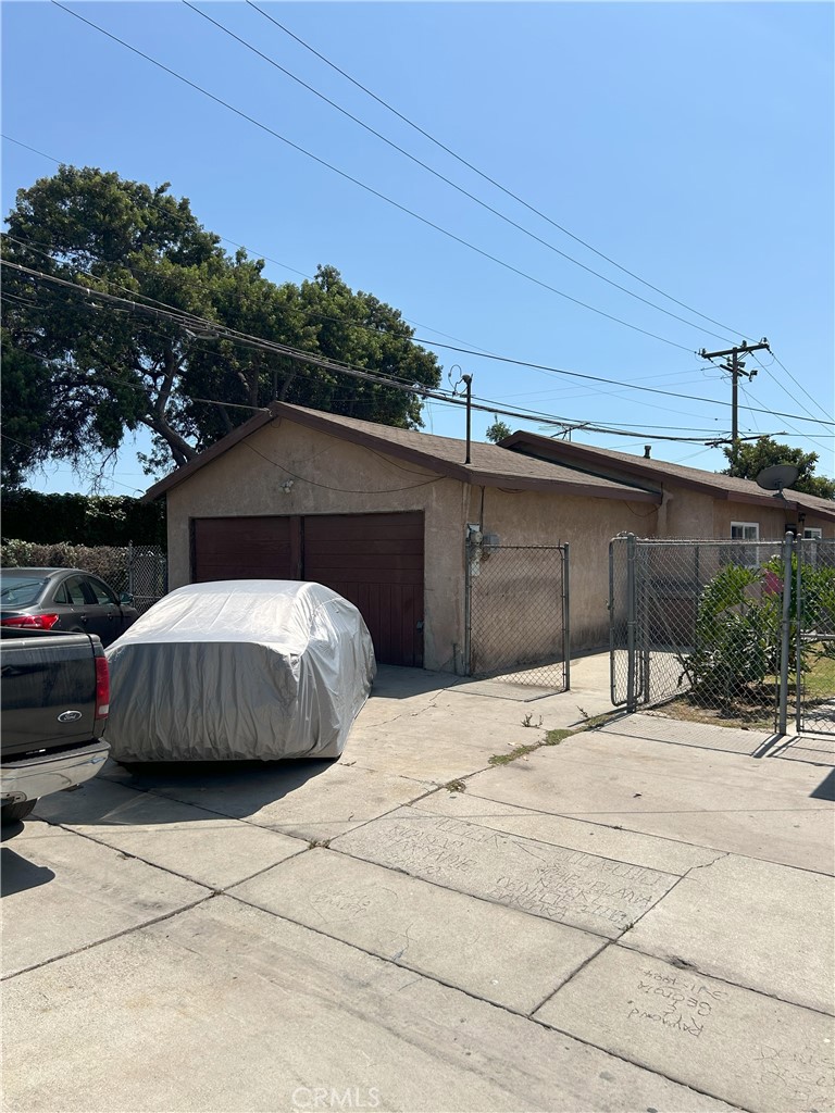 1233 1223 West 33rd Street Property Photo 2